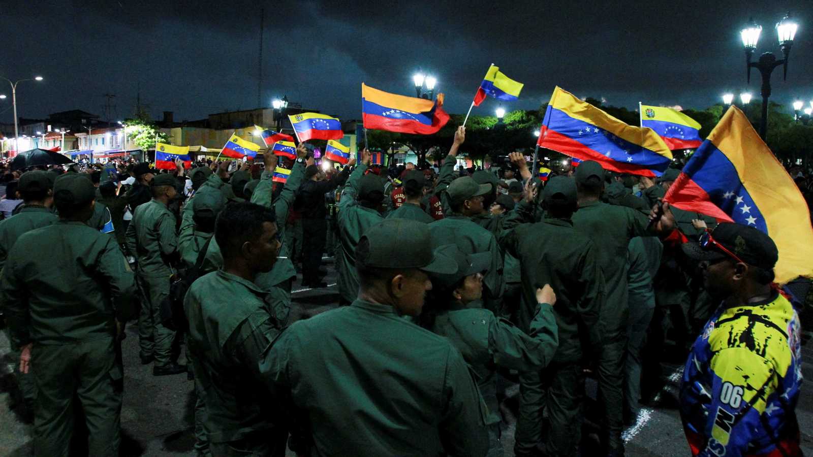 رسائل ردع في مواجهة واشنطن.. فنزويلا تعبّئ جيشها على وسائل التواصل