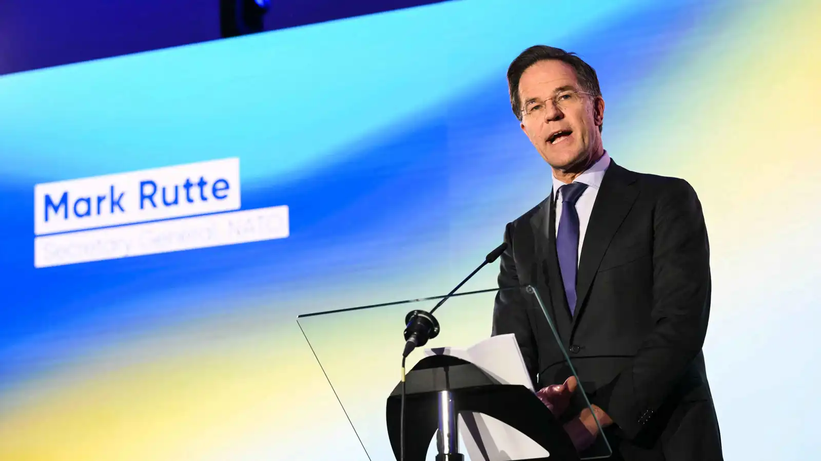 أمين عام "الناتو" يبحث مع ترامب الأمن في غرينلاند