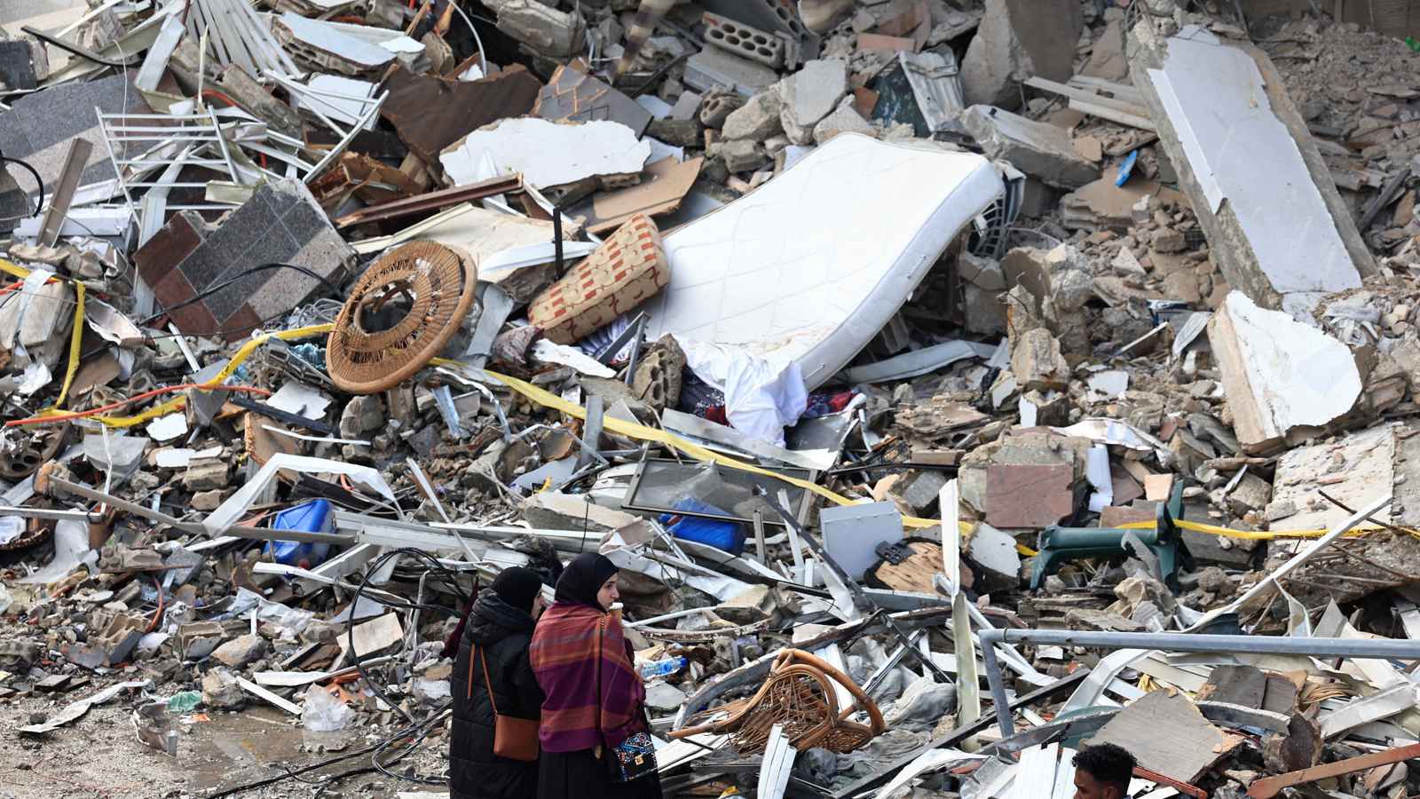 لأول مرة.. لبنانيون يتقدمون بدعاوى قضائية ضد "حزب الله"