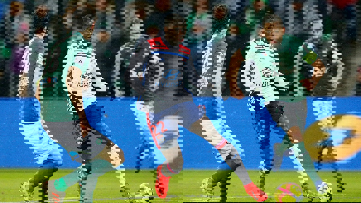 نادي برشلونة يراقب لاعبًا مميزًا في الدوري الفرنسي