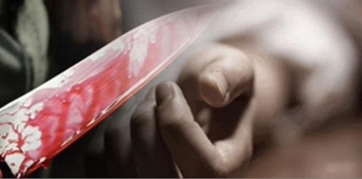 فيديو صادم.. لحظة ذبح بائع خمر مصري بالإسكندرية أمام ابنه في الشارع العام