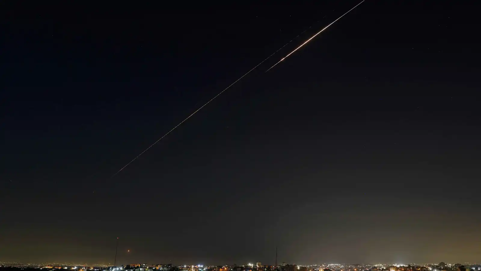 إسرائيل تعلن اعتراض صاروخ إيراني