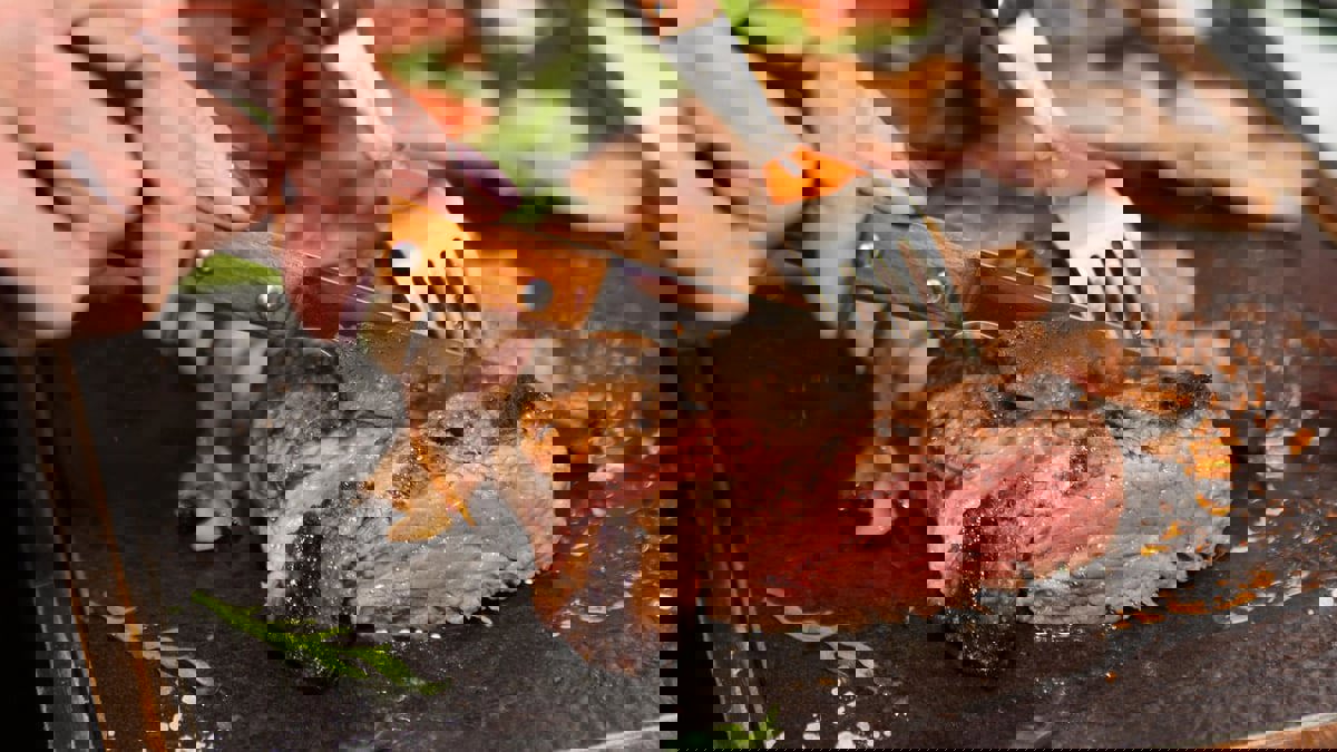 دراسة: ترك اللحوم والمنتجات الحيوانية يسبب مضاراً كبيرة