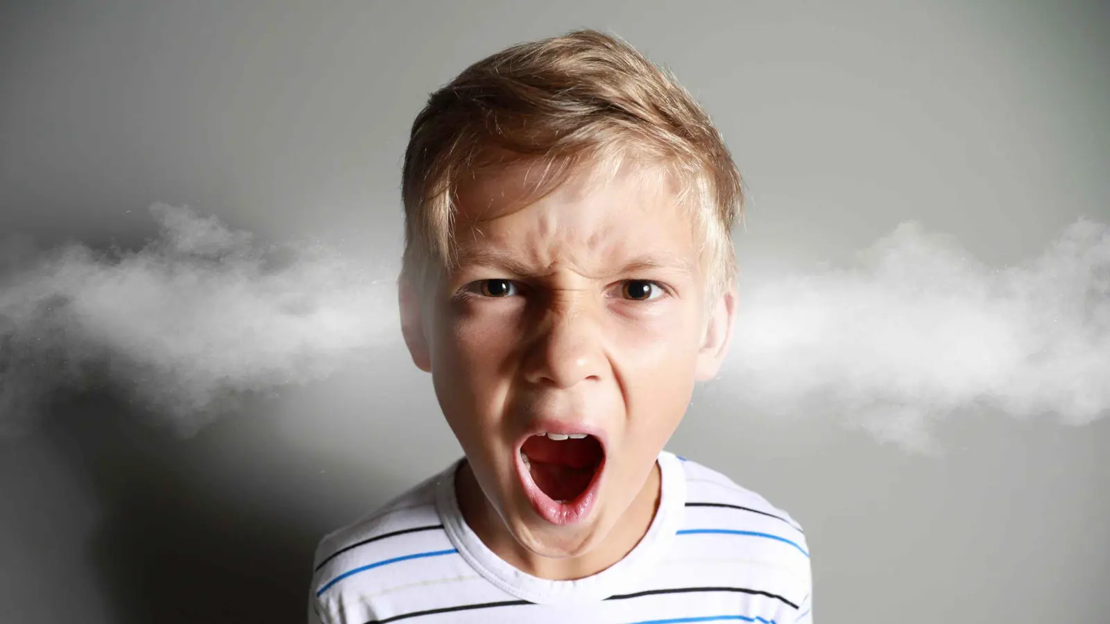 "بهدوء وفاعلية".. كيف تتعامل مع ضرب الأطفال لك؟