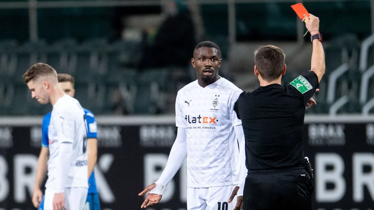 بعد بصقه على منافسه.. إيقاف ماركوس تورام لاعب بروسيا مونشنغلادباخ 6 مباريات