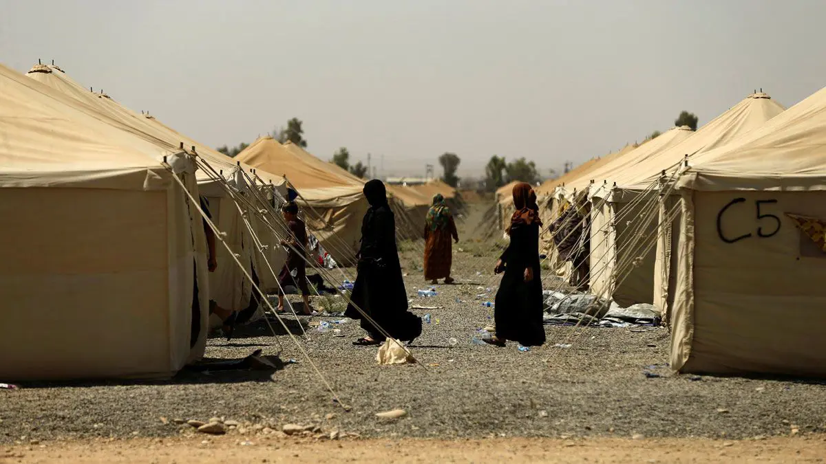 نازحون عراقيون يؤثرون العودة إلى المخيمات على العيش في بيوتهم المهدمة