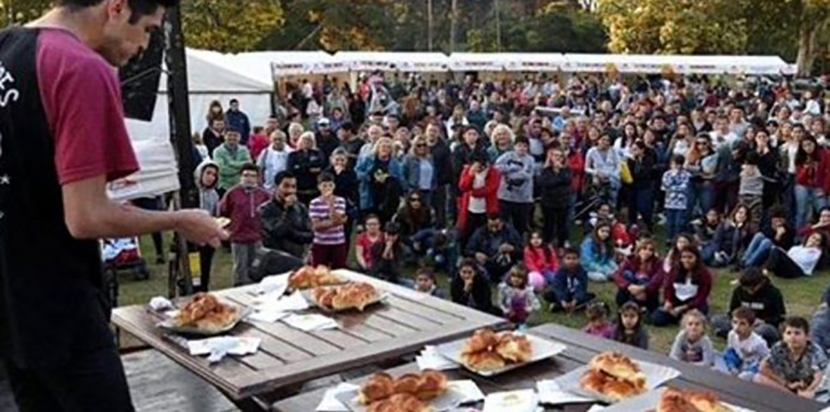 بسبب الكرواسون.. ملاكم عالمي يختنق ويموت أمام الجمهور