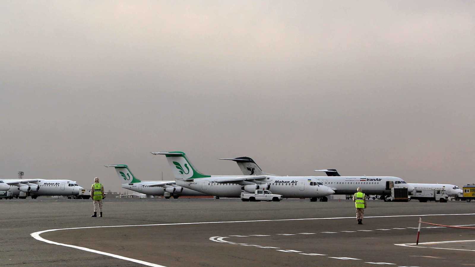 شلل في الأجواء.. توقف مفاجئ للرحلات في أكبر مطارات إيران