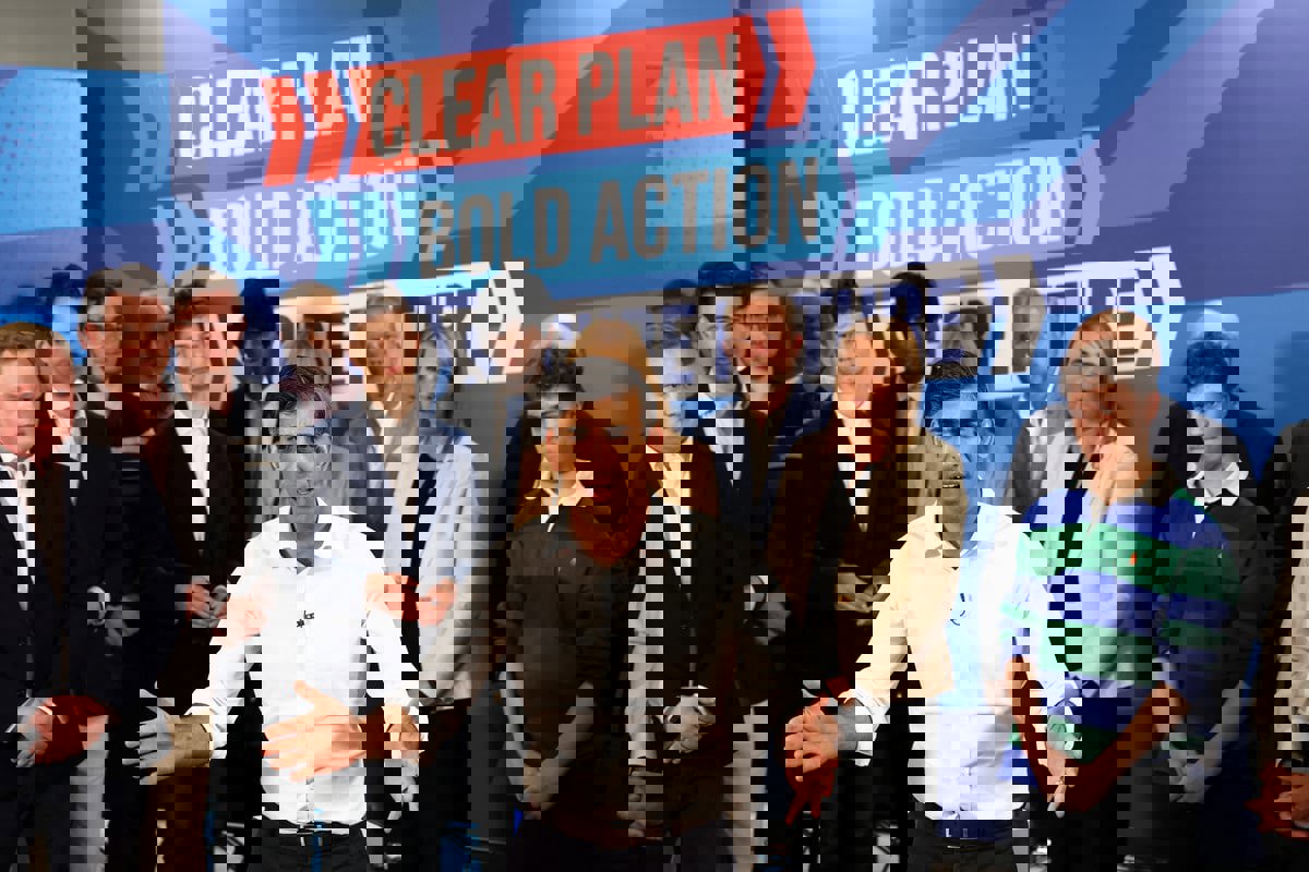 سوناك يندّد بـ"إهانات عنصرية" أطلقت ضده خلال حملة فاراج