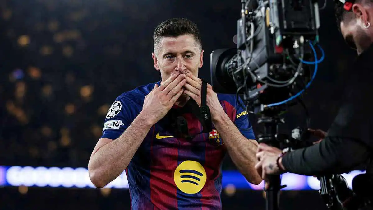 برشلونة يقدم عرضًا صادمًا لليفاندوفسكي