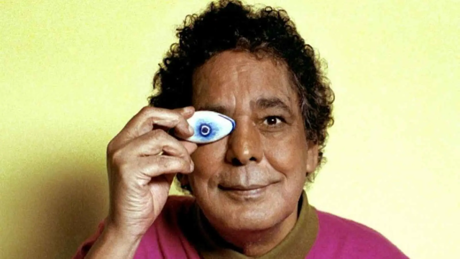 بعد نقله للعناية المُركزة.. تفاصيل حالة محمد منير الصحية