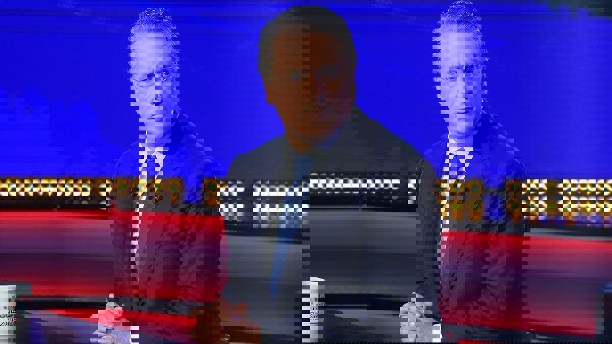 الجزائر تنقل نبيل القروي وشقيقه إلى سجن الحراش