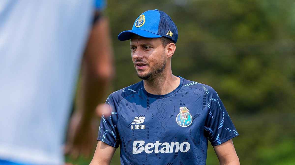 بورتو ينفصل عن مدربه أنسيلمي بعد الخروج من كأس العالم للأندية
