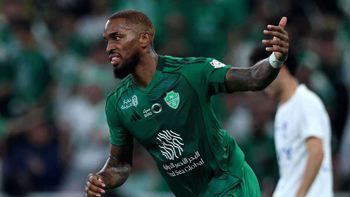 "حلم" الهلال أم "ابن" يايسله؟.. 6 صفقات لإنقاذ الأهلي السعودي من "كارثة" توني