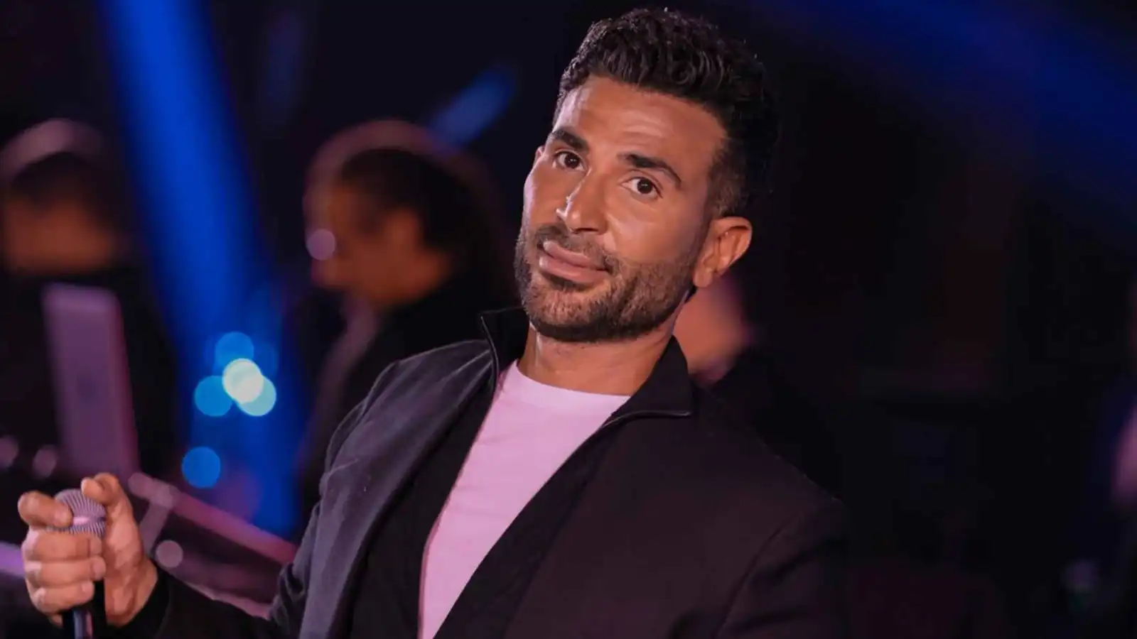 عمرو سعد يكشف سبب غياب شقيقه أحمد عن غناء تتر "إفراج"