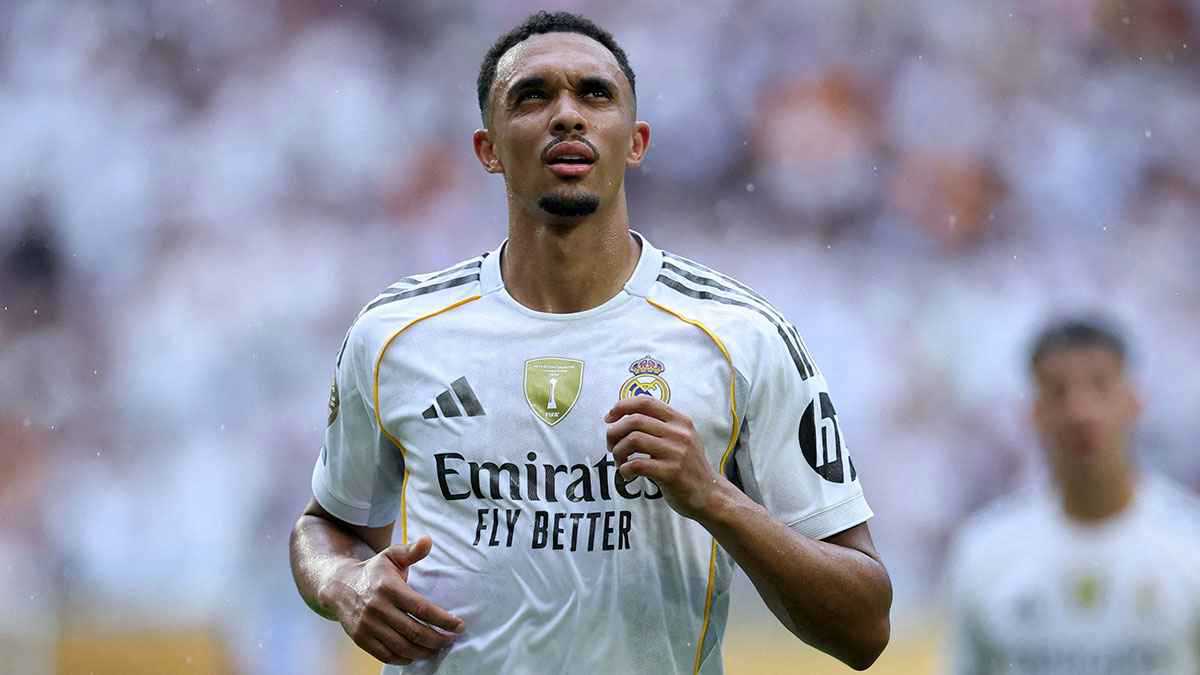 هل يقبل جمهور ليفربول عودة ألكسندر أرنولد؟