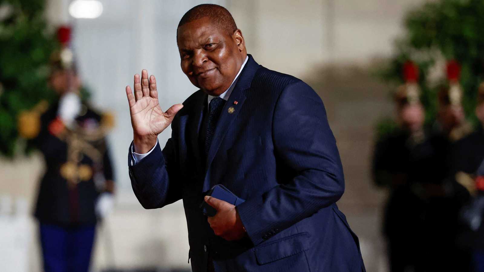 هل يحتمي رئيس أفريقيا الوسطى بـ"إنجازاته" السياسية والعسكرية في ظل التوتر؟