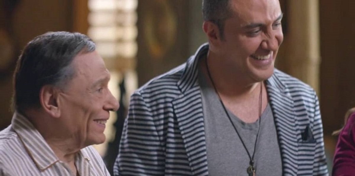 عادل إمام لـ "إرم نيوز": صحتي لا تتحمّل المسرح