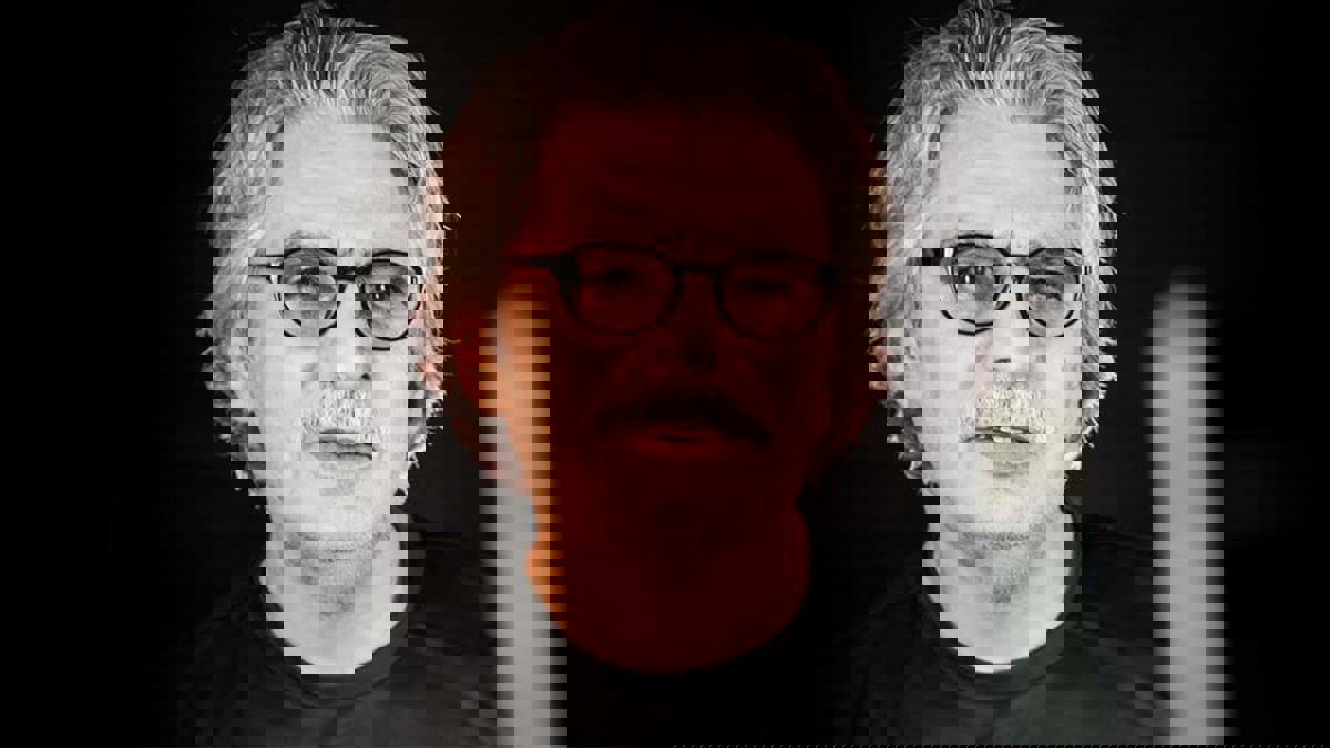 عباس النوري يعاود انتقاد الحريات بالدول العربية خلال تكريمه في مسقط