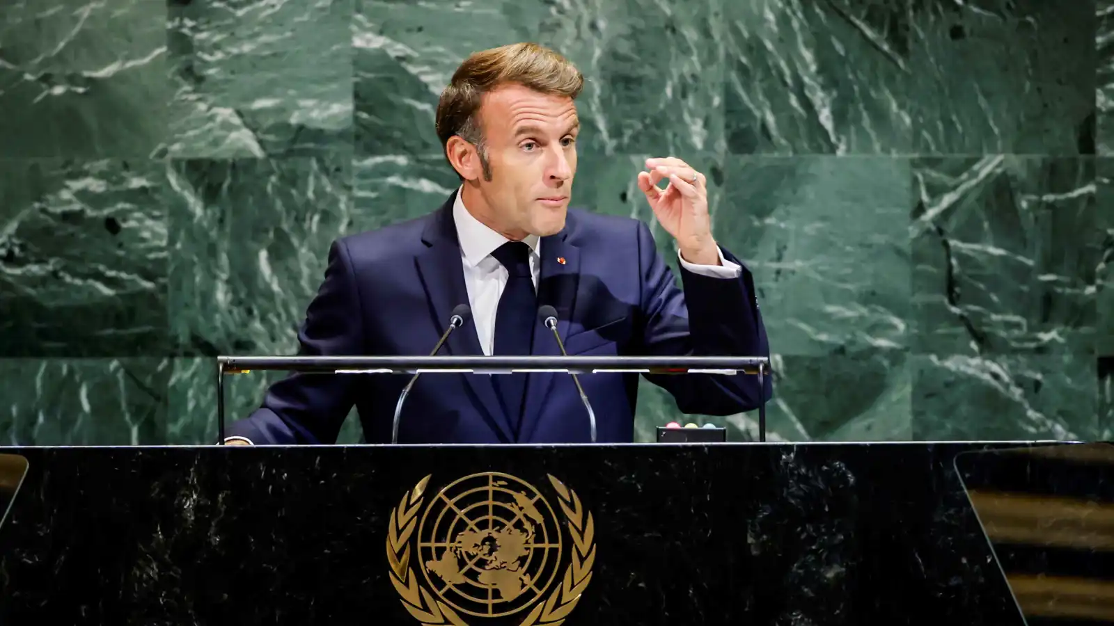 خلال اعترافه بدولة فلسطين.. ماكرون يستشهد بمحمود درويش (فيديو)