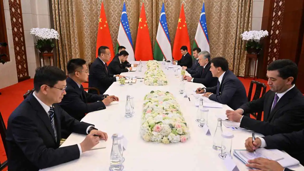 بين روسيا والصين.. أوزبكستان تسير على حبل مشدود لتحقيق "الحلم النووي"