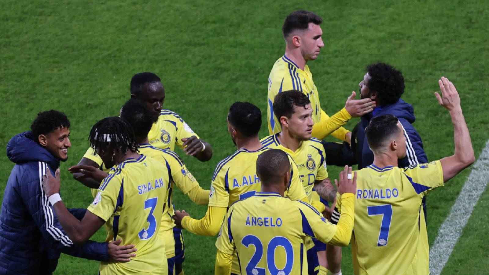 كأنه نسى كرة القدم.. خالد الشنيف يوجه انتقادًا حادًا لنجم النصر السعودي (فيديو)