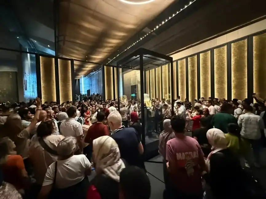 إقبال كبير على زيارة المتحف المصري الكبير