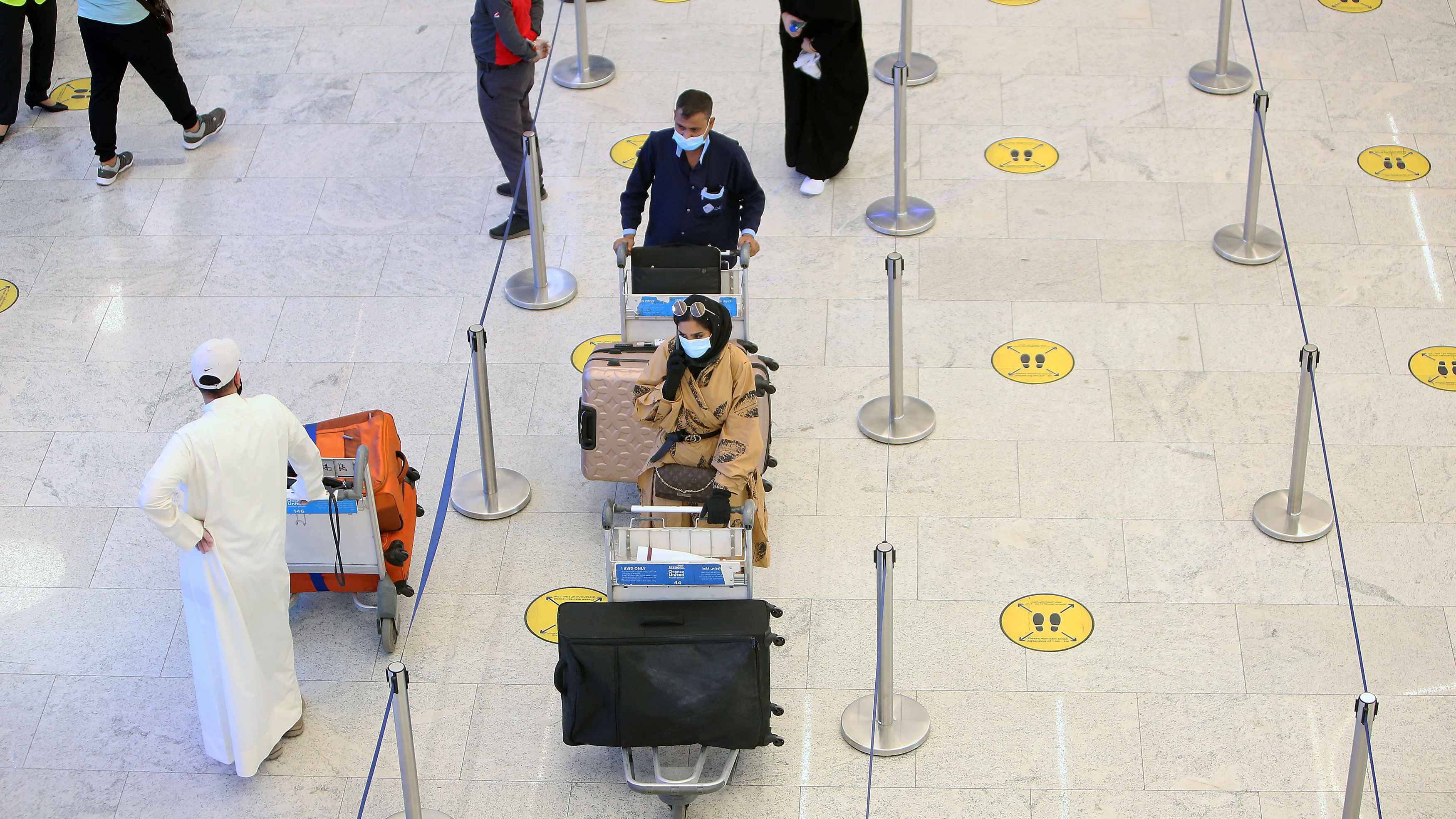 كويتي يتخلى عن زوجته بـ"أغرب طريقة"