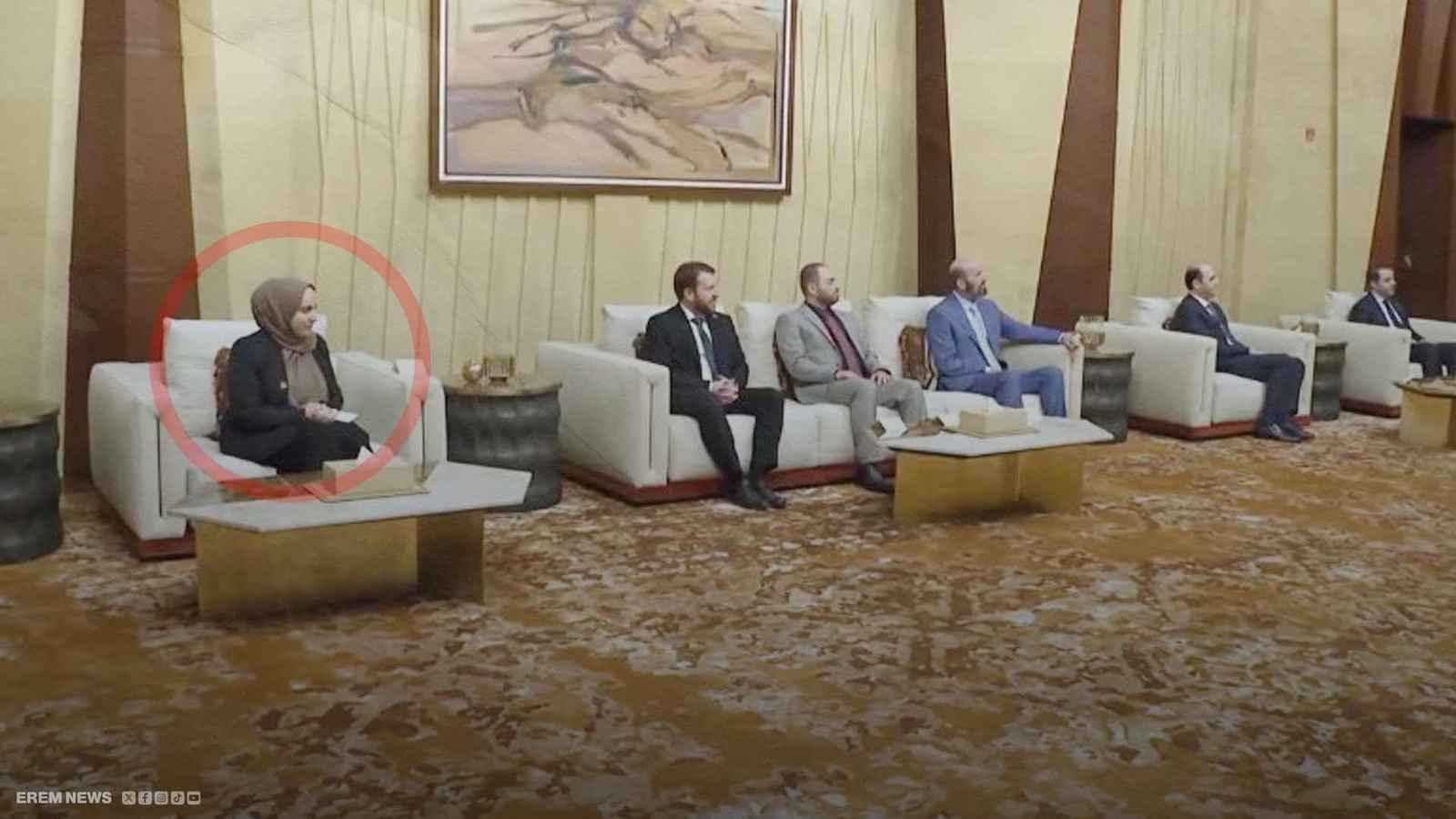 امرأة في قلب الوفد السوري للسعودية