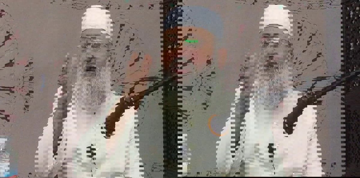 بسبب هجومه على السعودية.. عُمان تطرد داعية هنديًّا (فيديوغرافيك)