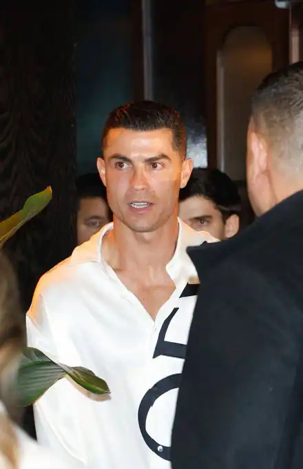 زيارة كريستيانو رونالدو لمطعمه في مدريد