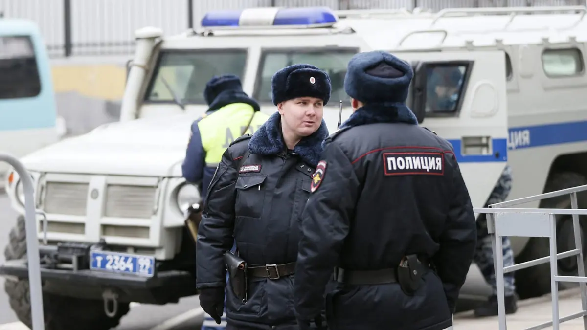 جنون "كورونا" .. رجل يقتل 5 أشخاص لحديثهم بصوت عال