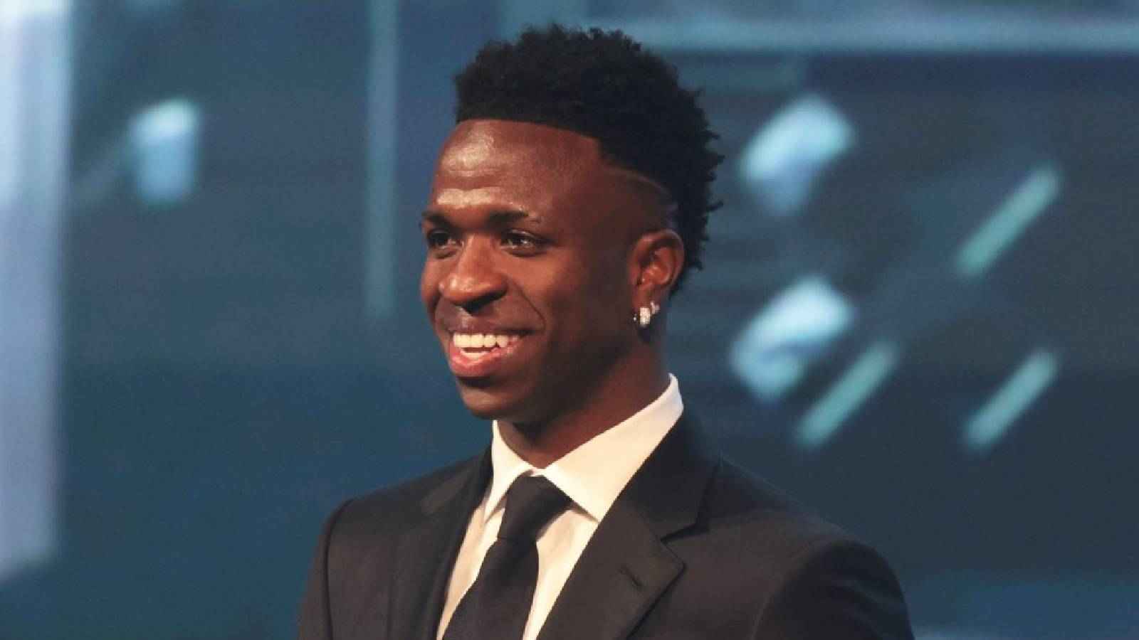 "صاحب الفضل" الذي أنقذ فينيسيوس من فضيحة في حفل "ذا بيست"