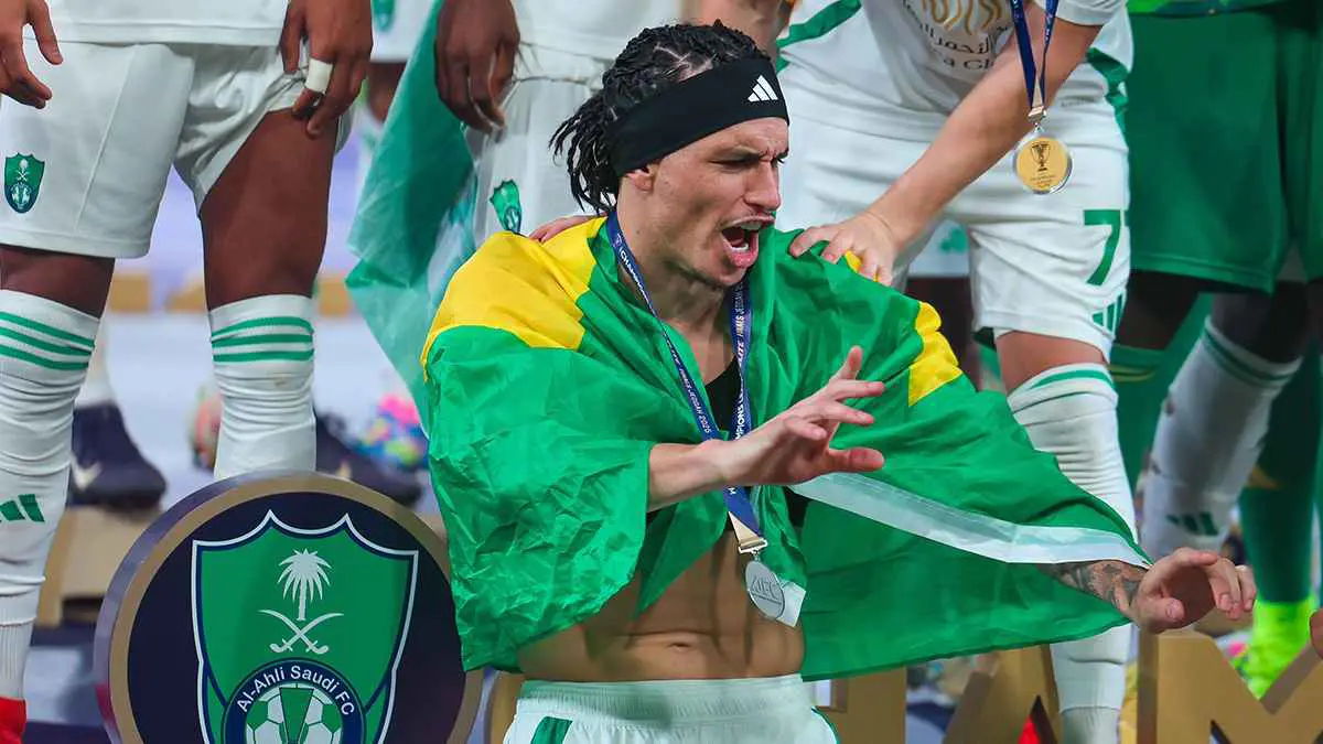 سؤال خطير.. رد ناري من إيبانيز حول الانتقال إلى الهلال (فيديو)