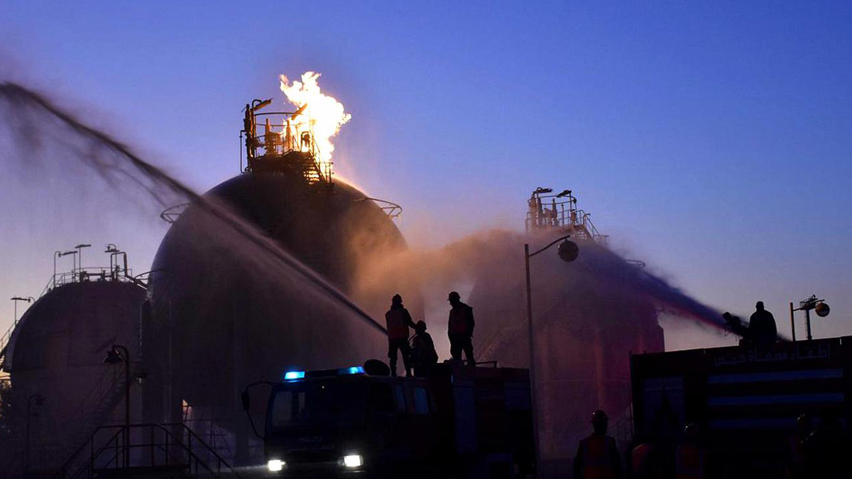 سوريا.. إخماد حريق بمصفاة حمص إثر انفجار ضاغط غاز