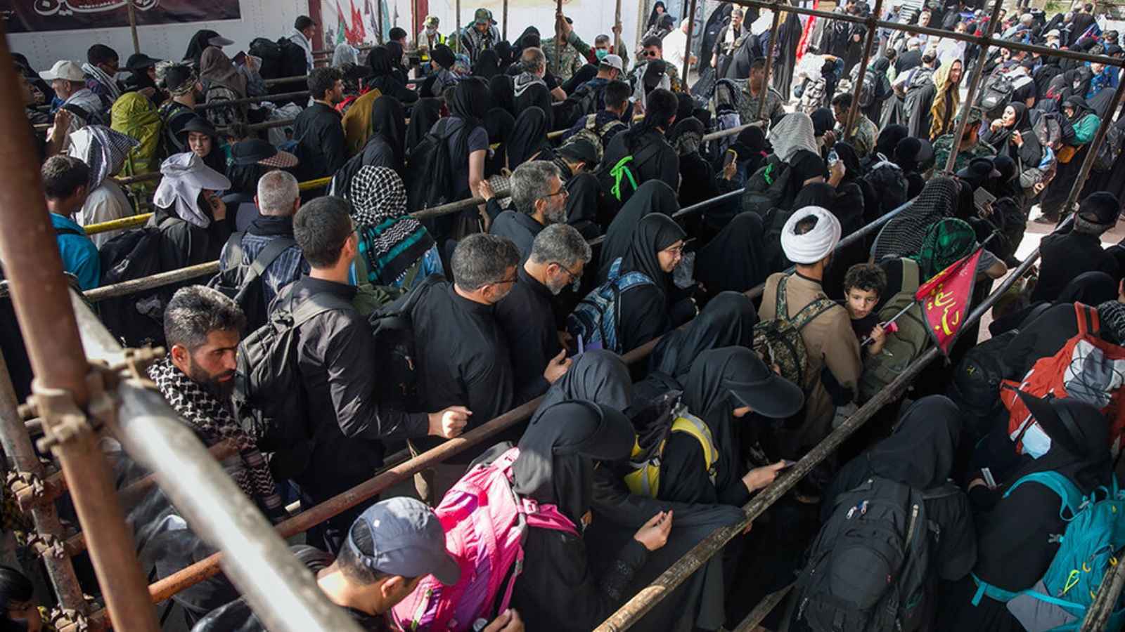 إيران تنفي إغلاق الحدود مع العراق