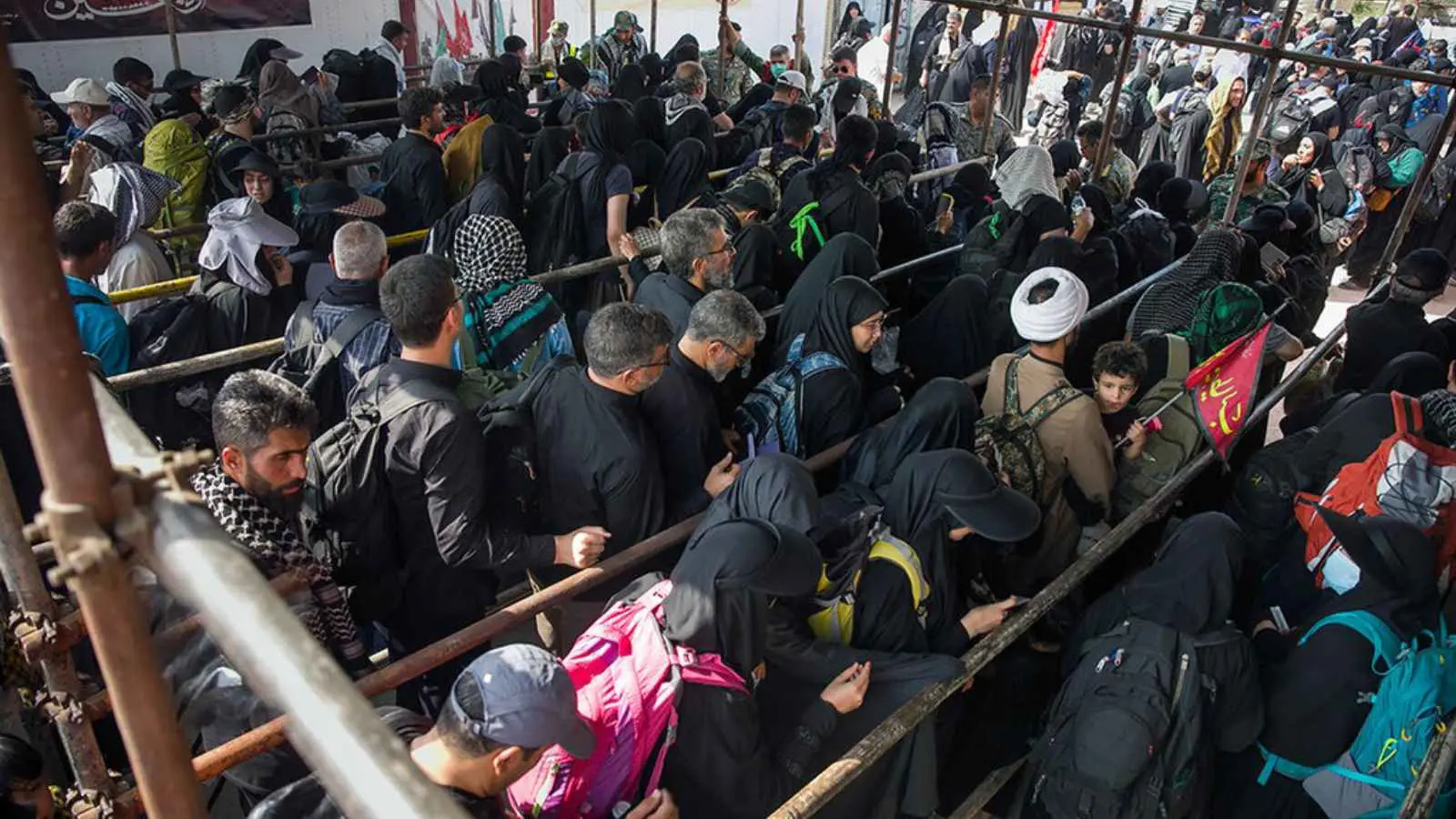 إيران تنفي إغلاق الحدود مع العراق