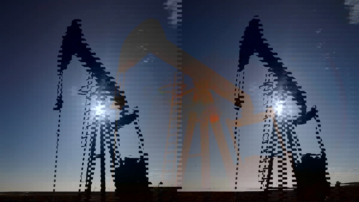 ارتفاع أسعار النفط مع تمسك "أوبك+" بموقفها إزاء خفض الإمدادات