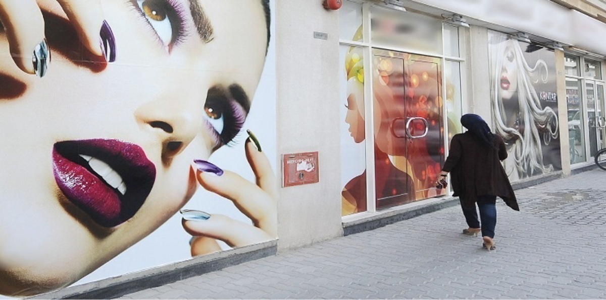 صالون للتجميل تحت الأرض يتحدى داعش في الموصل