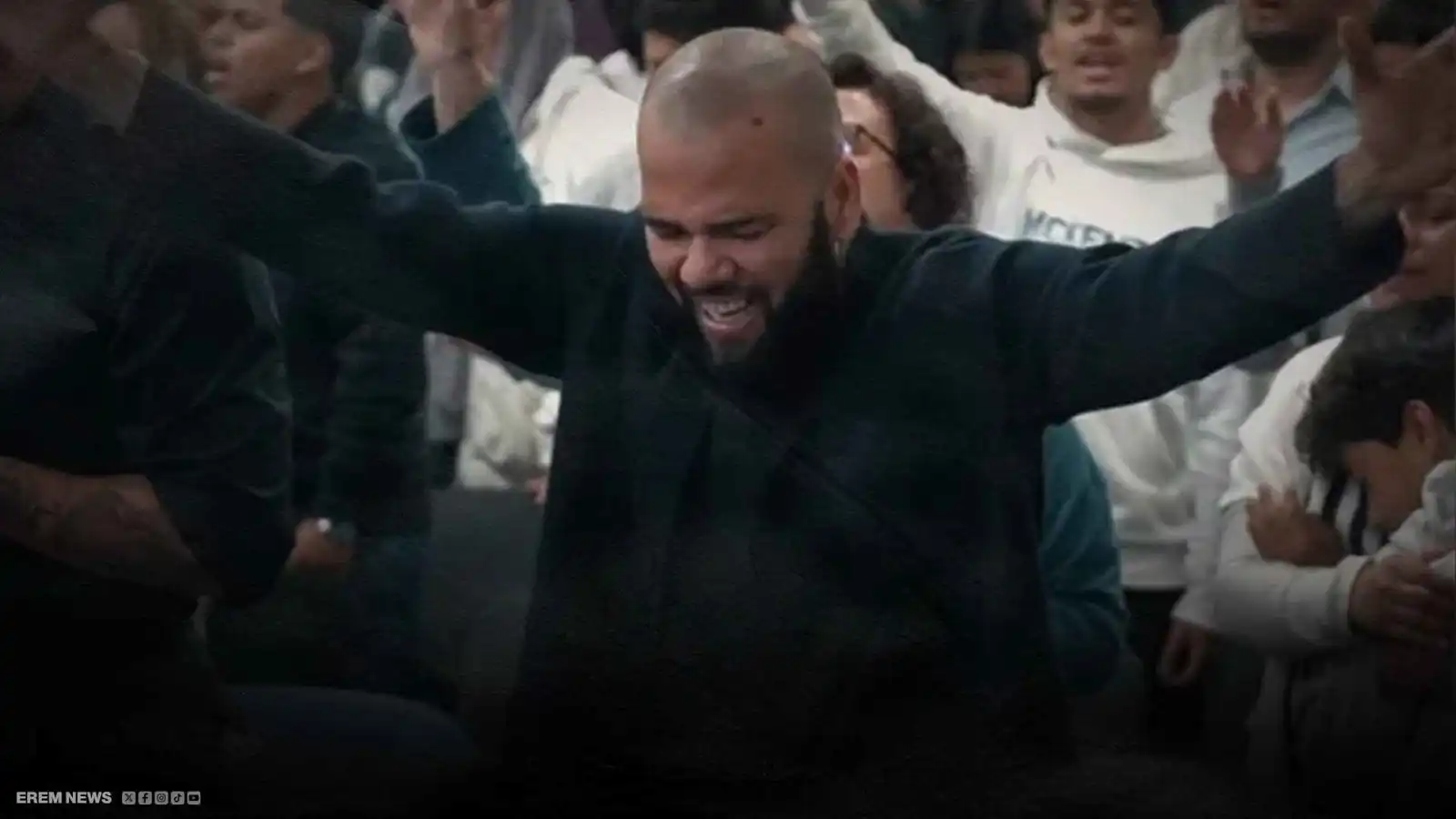 من السجن إلى الكنيسة.. داني ألفيس يصبح واعظا دينيا (فيديو)