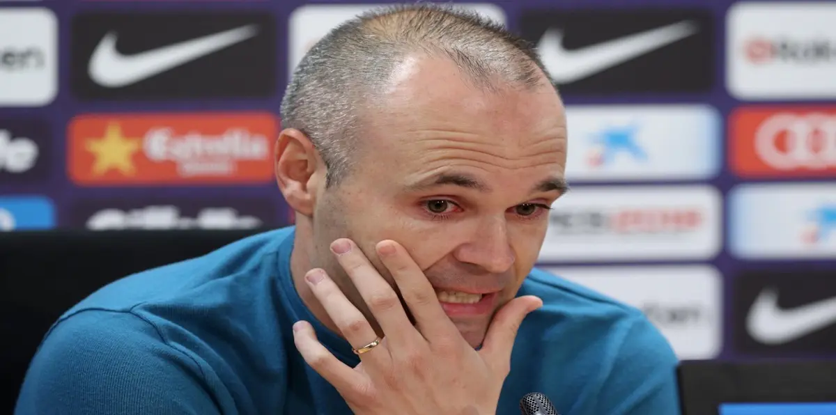 رسميًا.. إنييستا يعلن رحيله عن نادي برشلونة