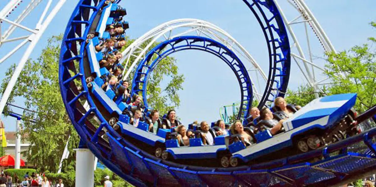 سقوط سعودية من لعبة قطار الملاهي بجازان (فيديو)