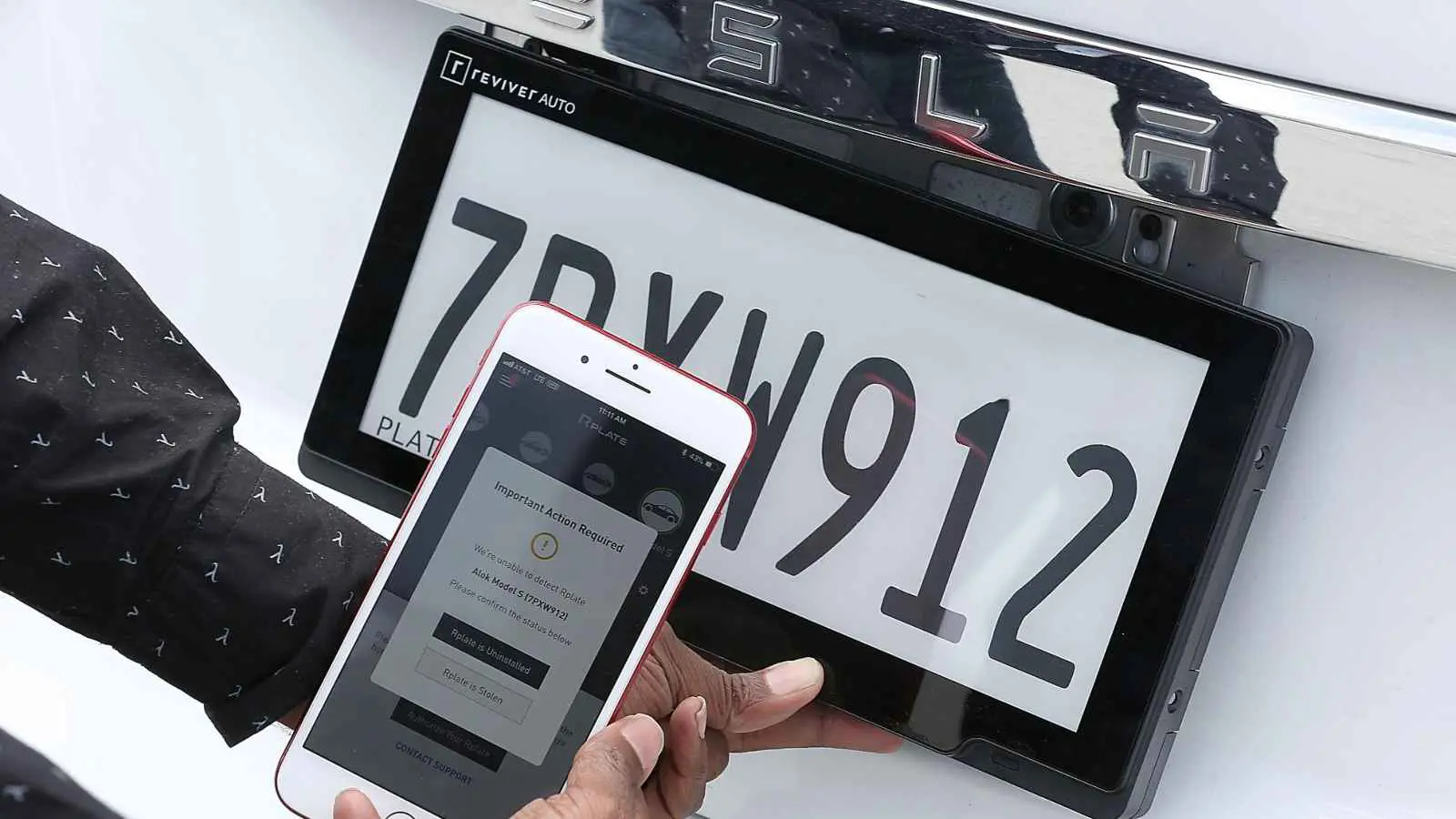 ما هي لوحات السيارات الذكية.. وكيف تعمل؟