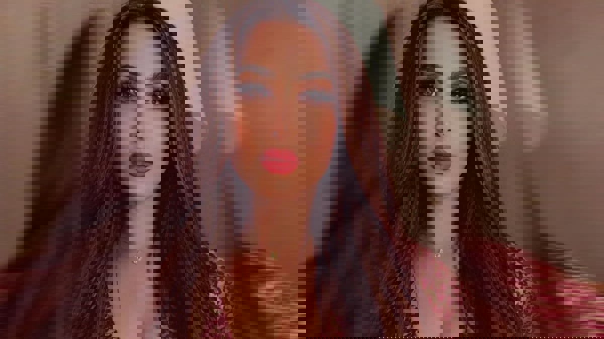 نجل هند القحطاني يرد على متابع وصف والدته بـ"العجوز"