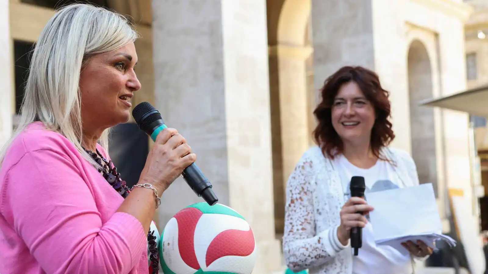 مدربة إيطالية تستعد لقيادة منتخب تونس للكرة الطائرة (صور)