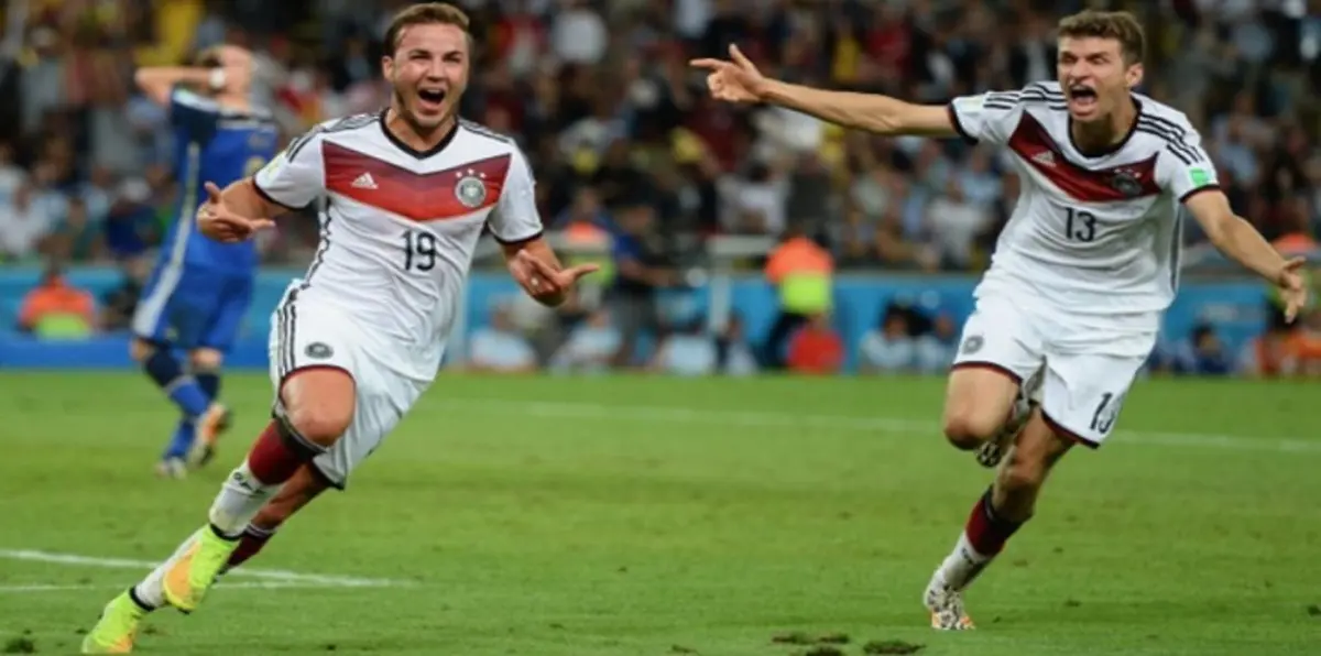 لوف يجدد ثقته في مولر وغوتزه