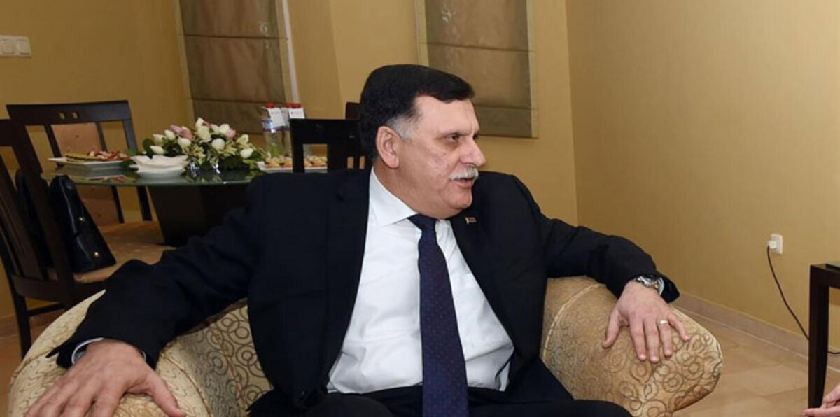 ليبيا.. مؤيدو حكومة السراج يمنحونها الثقة خارج قبة البرلمان