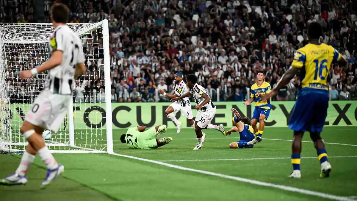 يوفنتوس يعبر عقبة بارما في الدوري الإيطالي (فيديو)