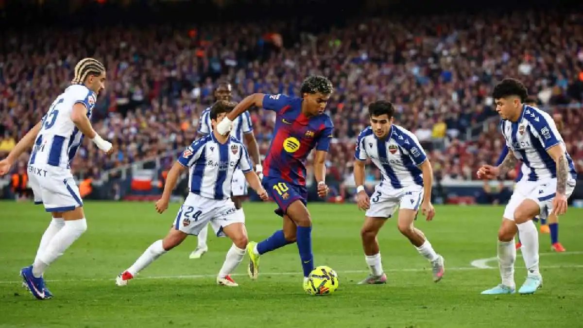 برشلونة يستعيد صدارة الدوري الإسباني بعبور ليفانتي (فيديو)