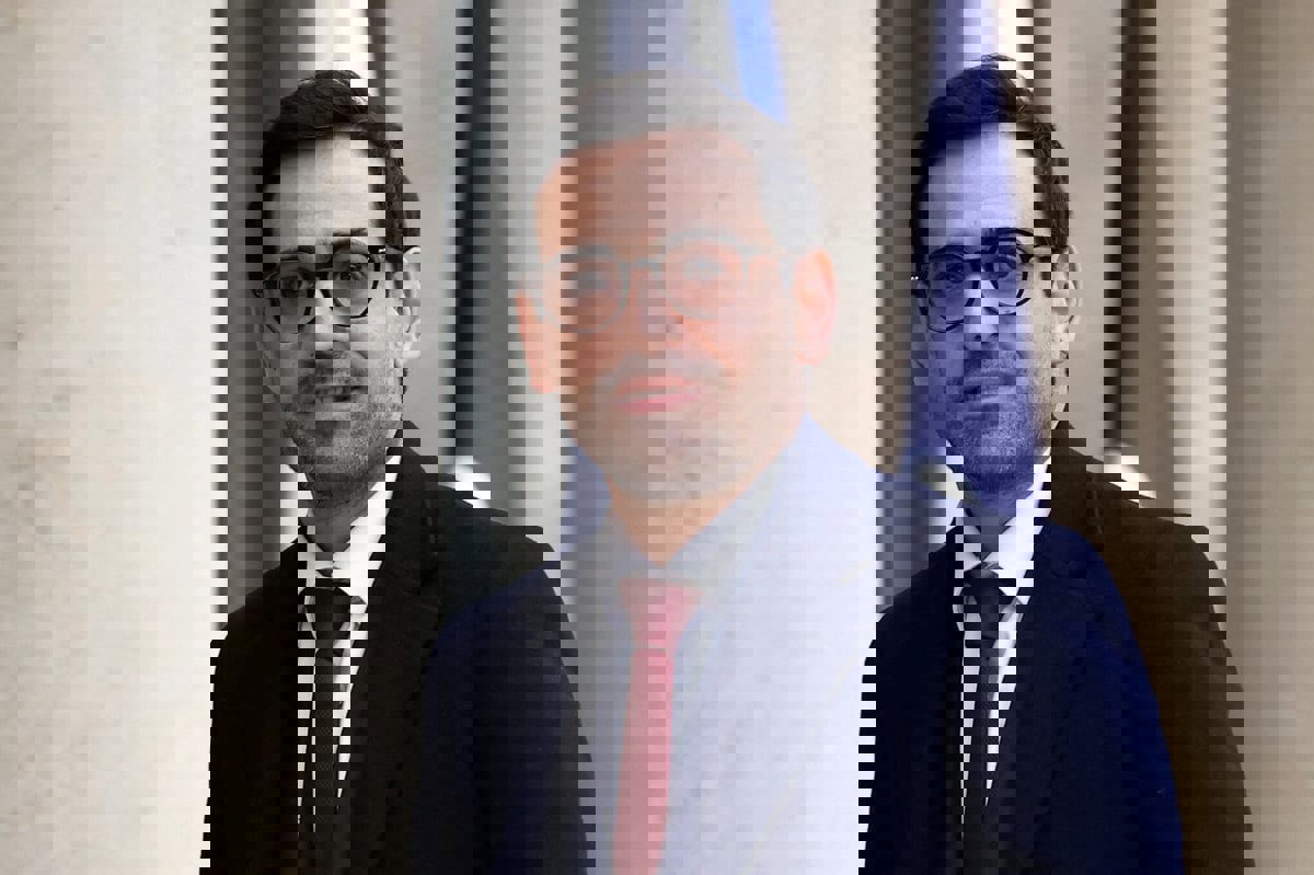 وزير الخارجية الفرنسي يجري جولة في الشرق الأوسط